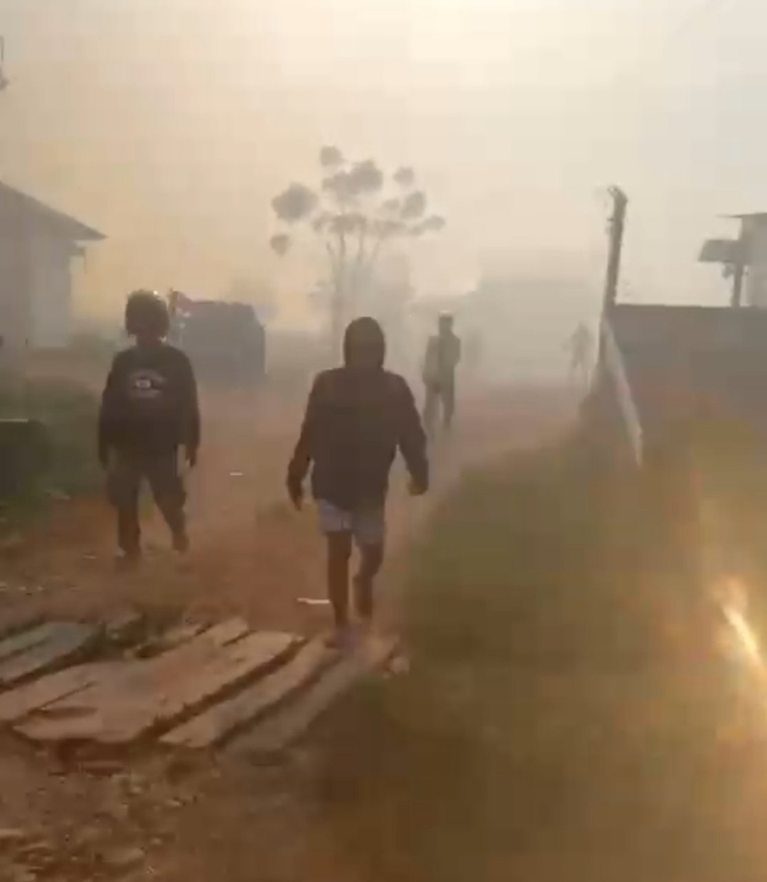 Kebakaran Hutan dan Lahan Avolua Meluas, Api Belum Padam hingga Senin Malam