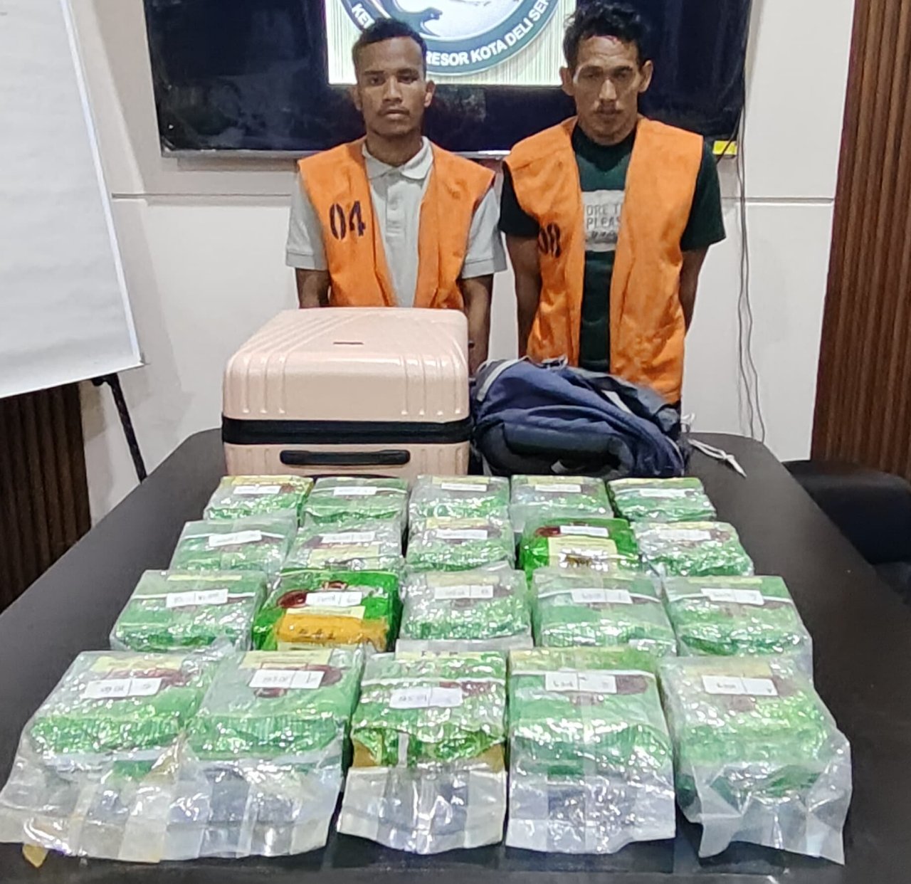 Hendak Kirim Narkoba Ke Jakarta, 2 Pria Diciduk Polisi