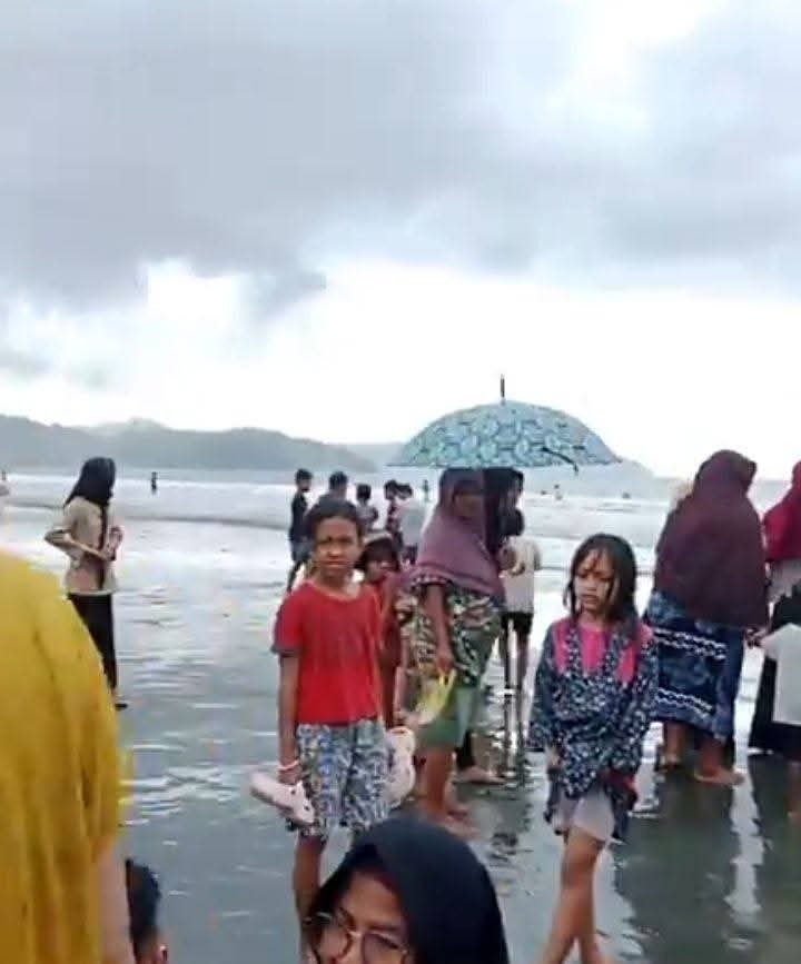 Bocah 10 Tahun Tenggelam di Pantai Buol, Pencarian Korban Masih Berlangsung