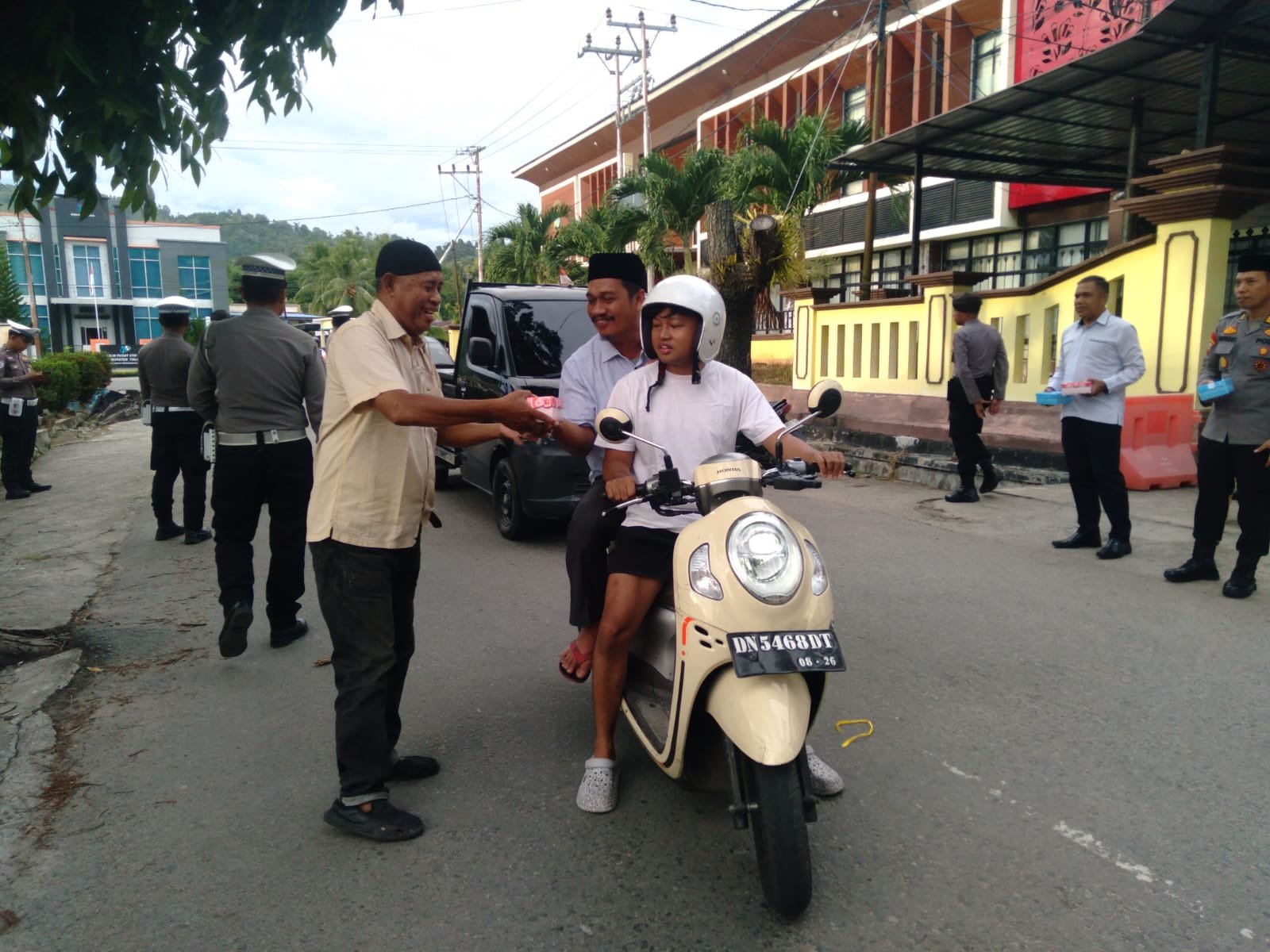 Insan Pers dan Polres Tolitoli Berkolaborasi Berbagi Takjil Ramadan 2026, Wujud Sinergi untuk Masyarakat