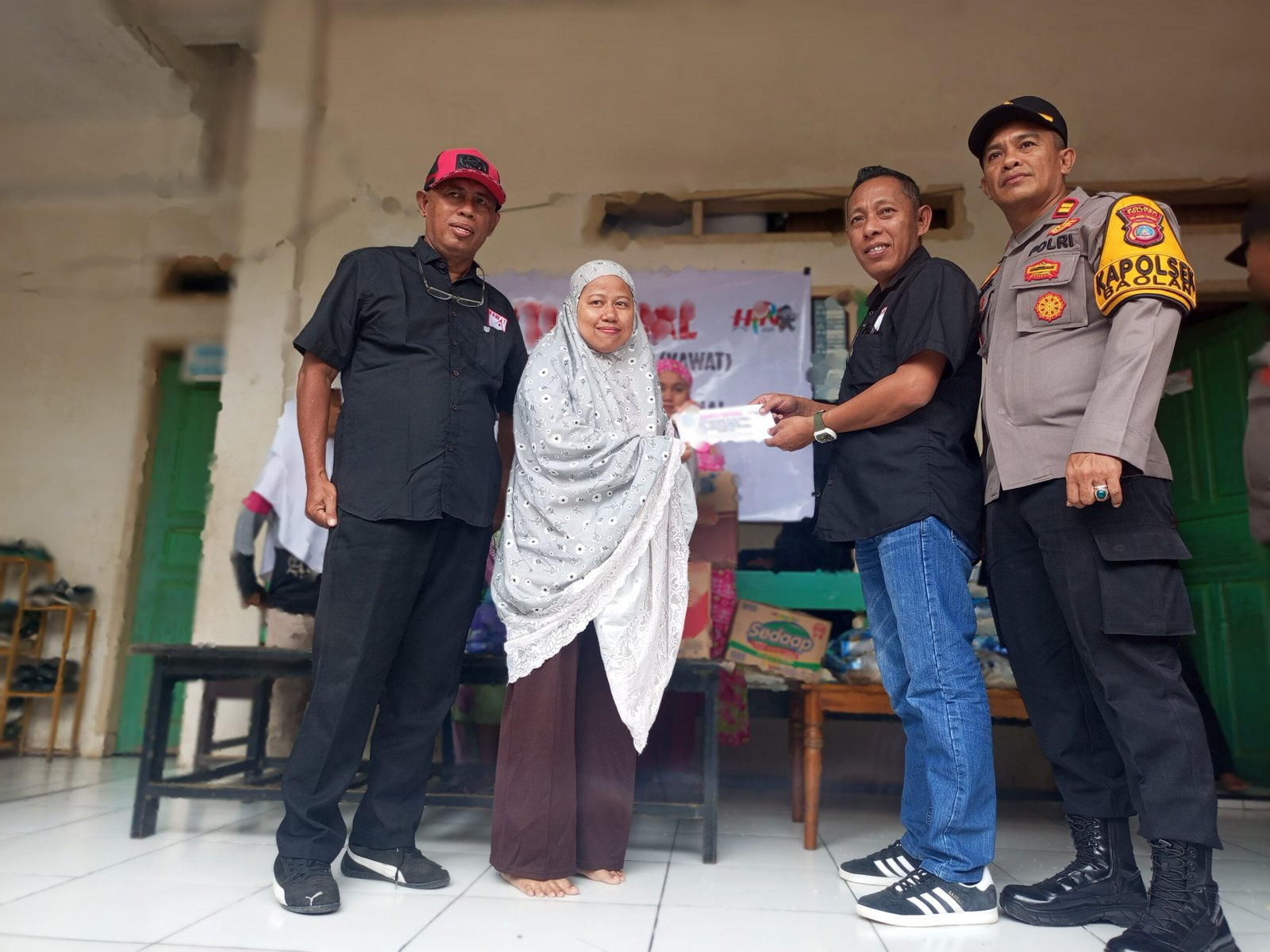 Peringati HPN 2026, KAWAT Tolitoli Gandeng Polsek Baolan Salurkan Sembako ke Dua Panti Asuhan