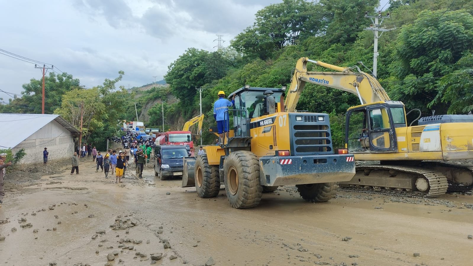 Banjir Terjang Wana dan Watusampu, Akses Palu–Donggala Lumpuh, Warga Terisolir