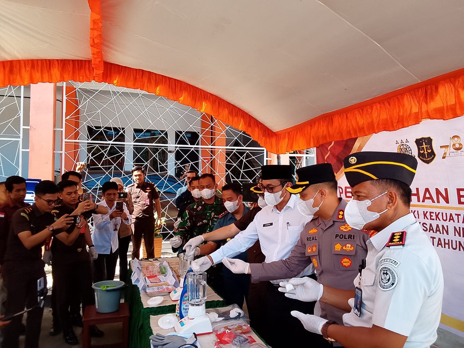 SABU 100 Gram DIBLENDER! Kejari Tolitoli Musnahkan Barang Bukti Inkrah di Hadapan Forkopimda